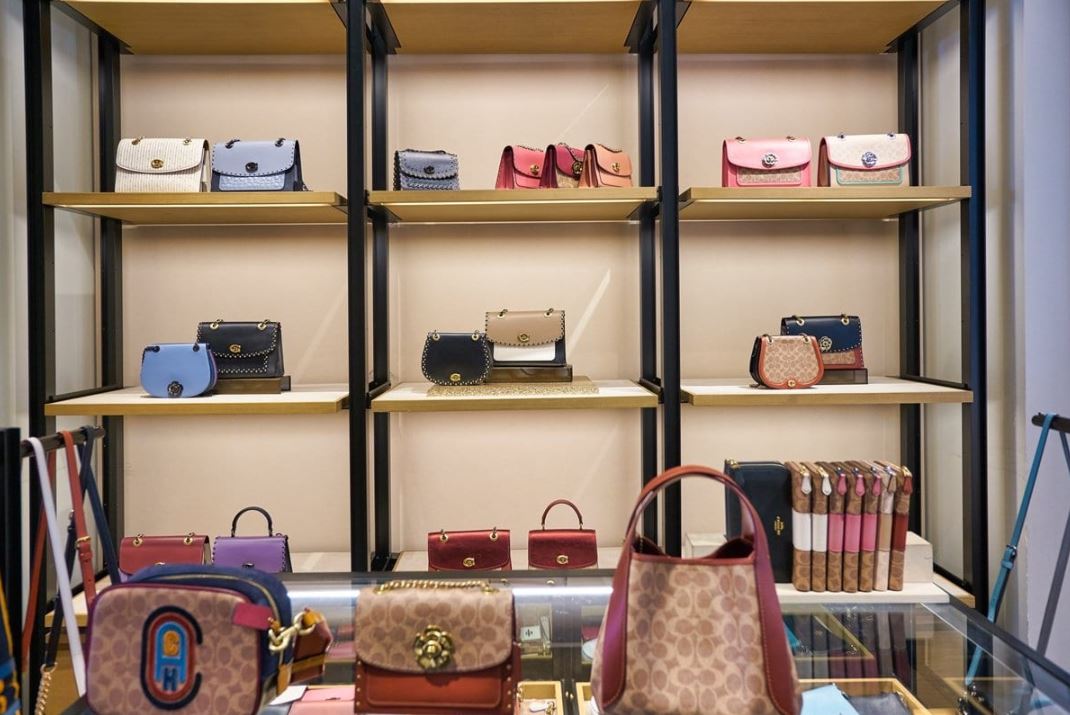 Chanel Vs. Gucci Bags: Which Is Better? - CostFinderr